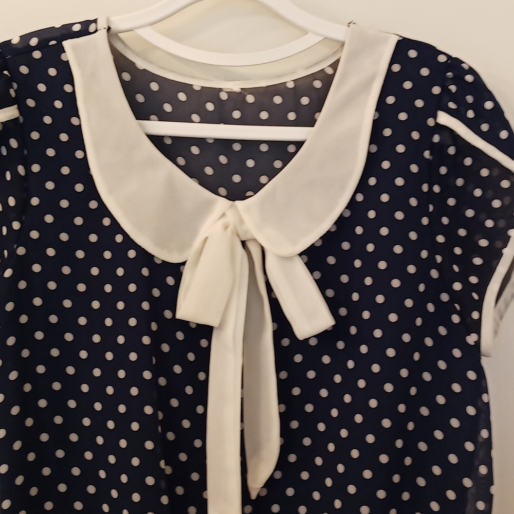 Sweet blouse💕 - Picture 3 of 4